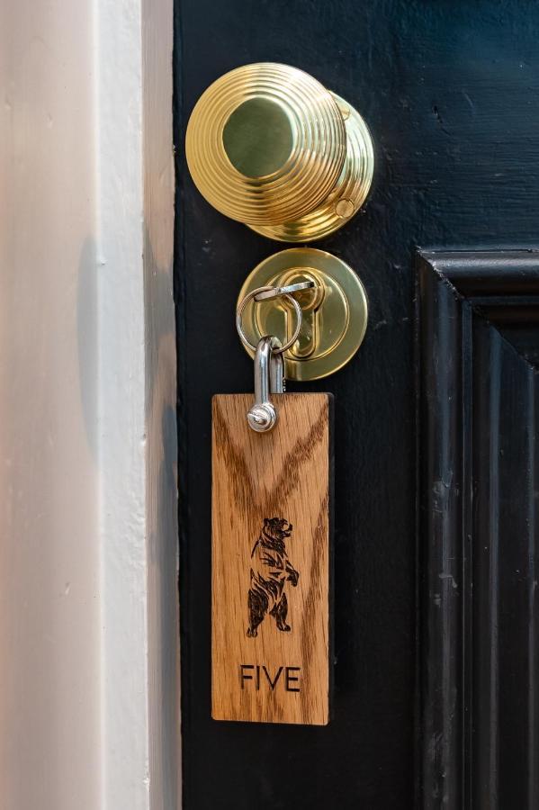 The Bear Hotel Bath Exterior photo