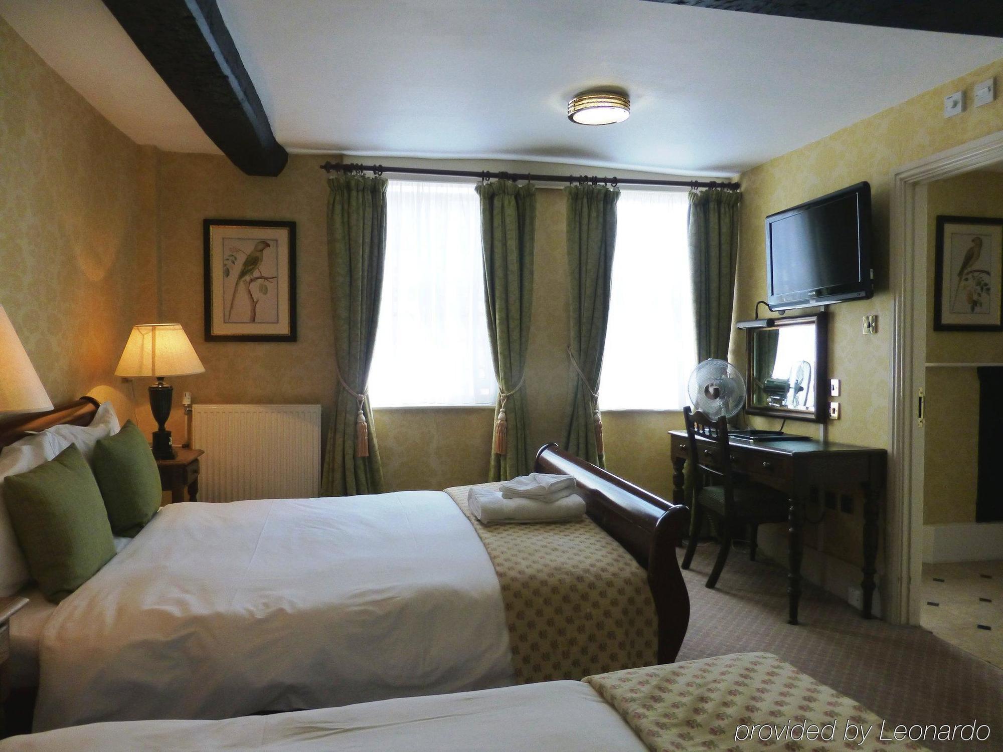 The Bear Hotel Bath Exterior photo
